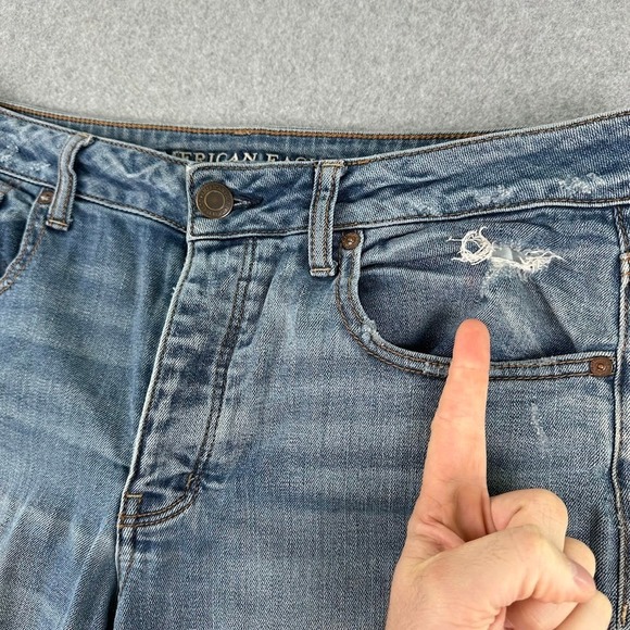 American Eagle Womens Jeans Tomgirl Distressed Button Fly Size 12 - Picture 5 of 13